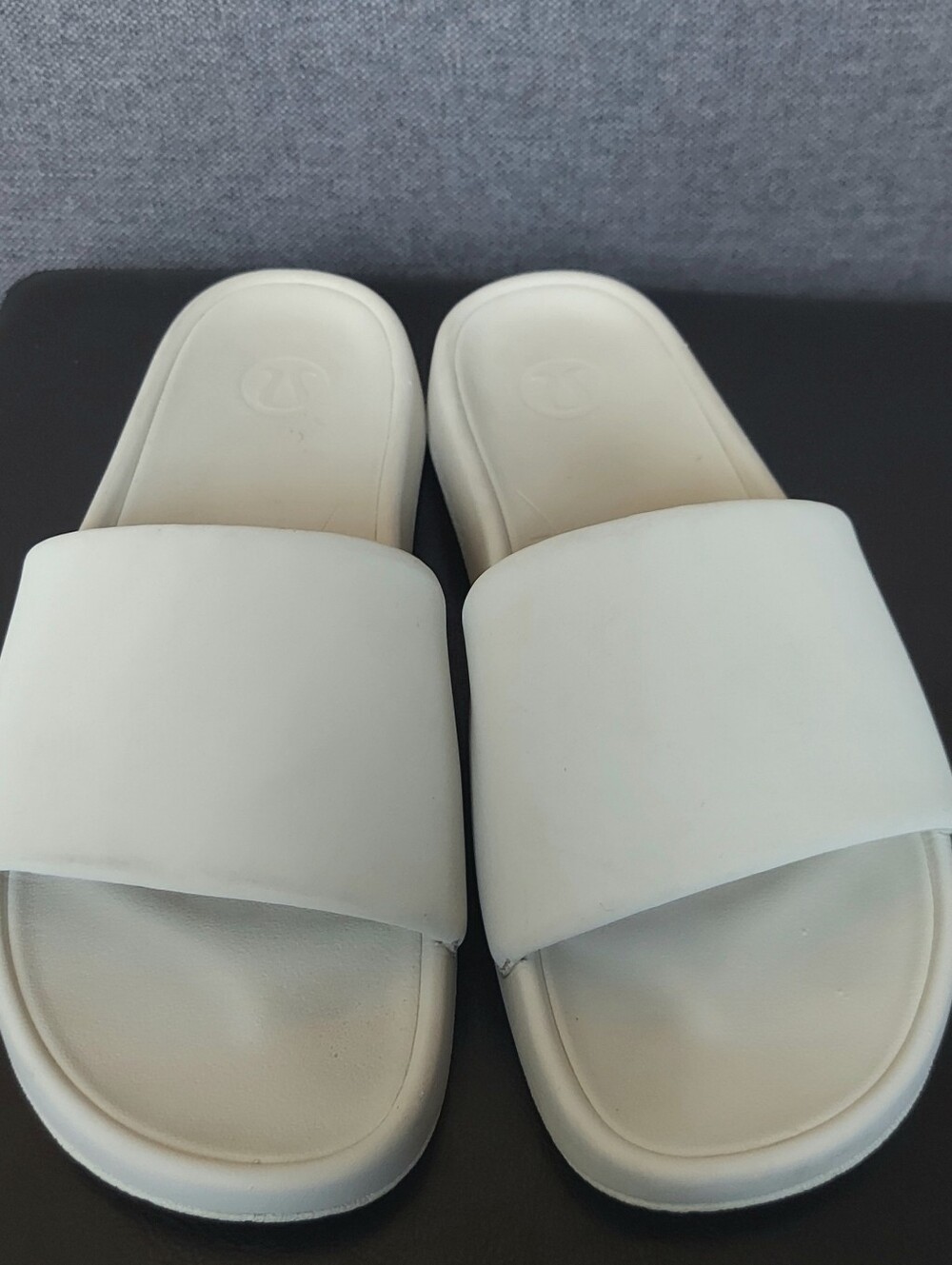 Lululemon Restfeel Slides Sandals Light Vapor Women Size 9 Comfy - Picture 7 of 7
